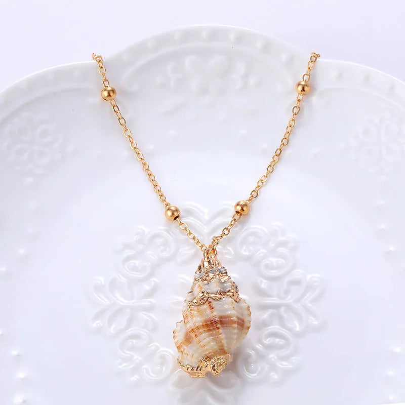 Boho Conch Shell Pendant Necklace