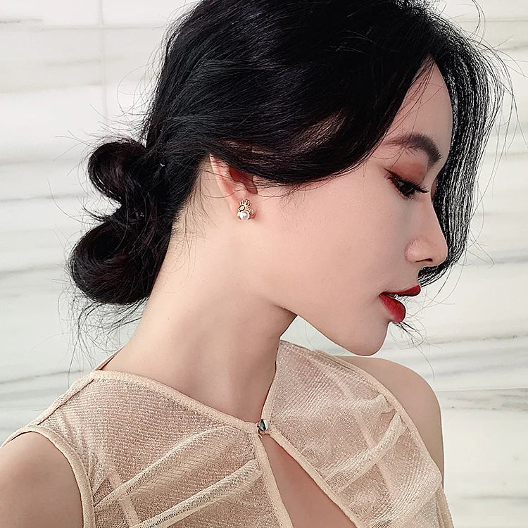 Pearl Bee Earrings – Luxurious Korean Fashion Insect Jewelry for Women