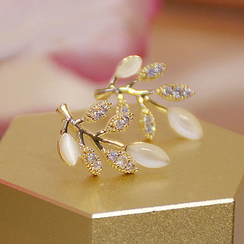 Exquisite Flower Zircon Stud Earrings – Geometric Rhinestone Jewelry for Women & Girls