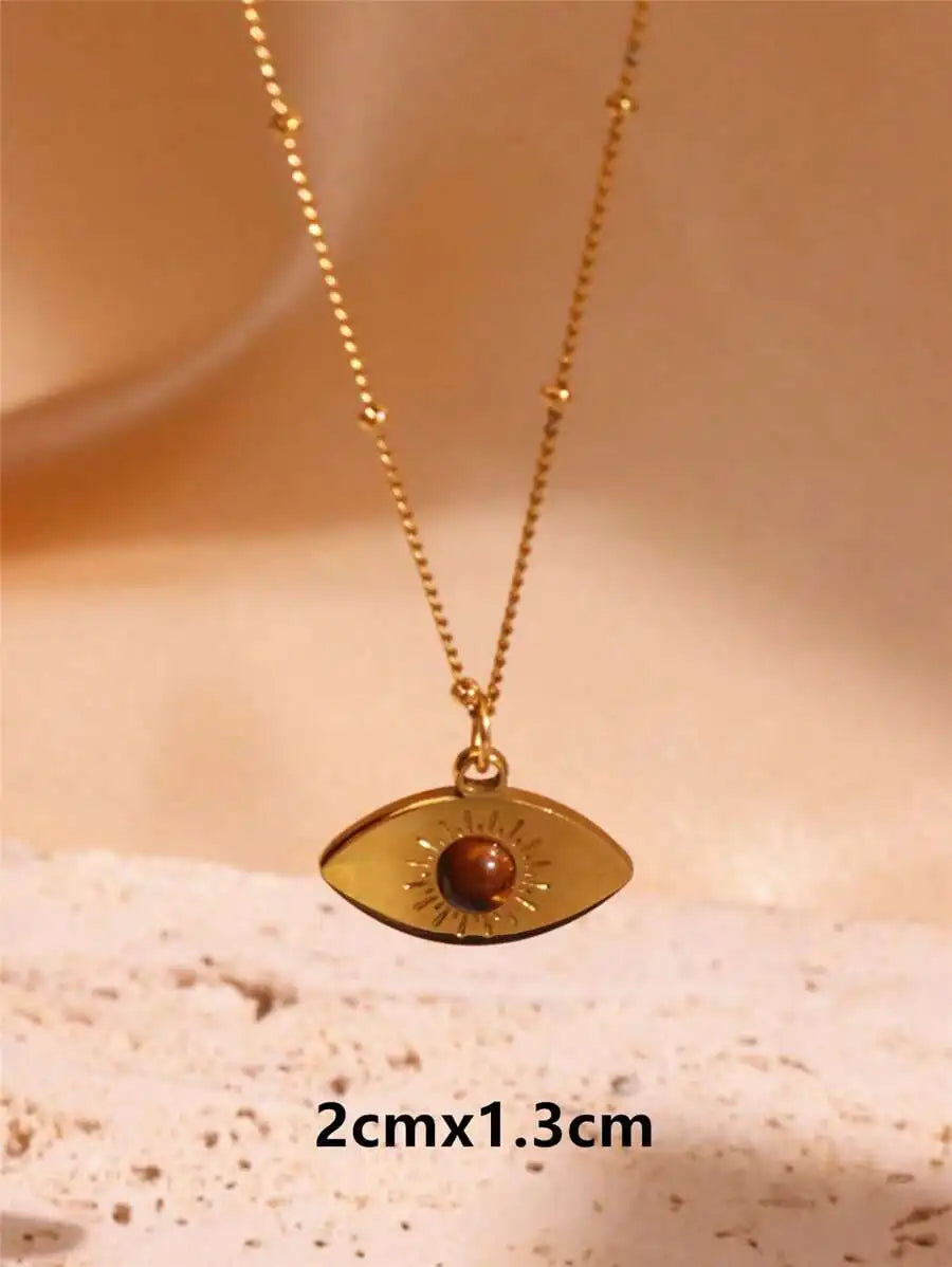 Gold Oval Flower Pendant Necklace