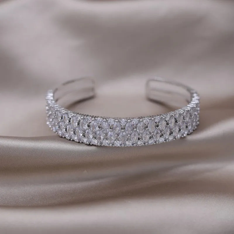 Full Zircon Knot Bracelet