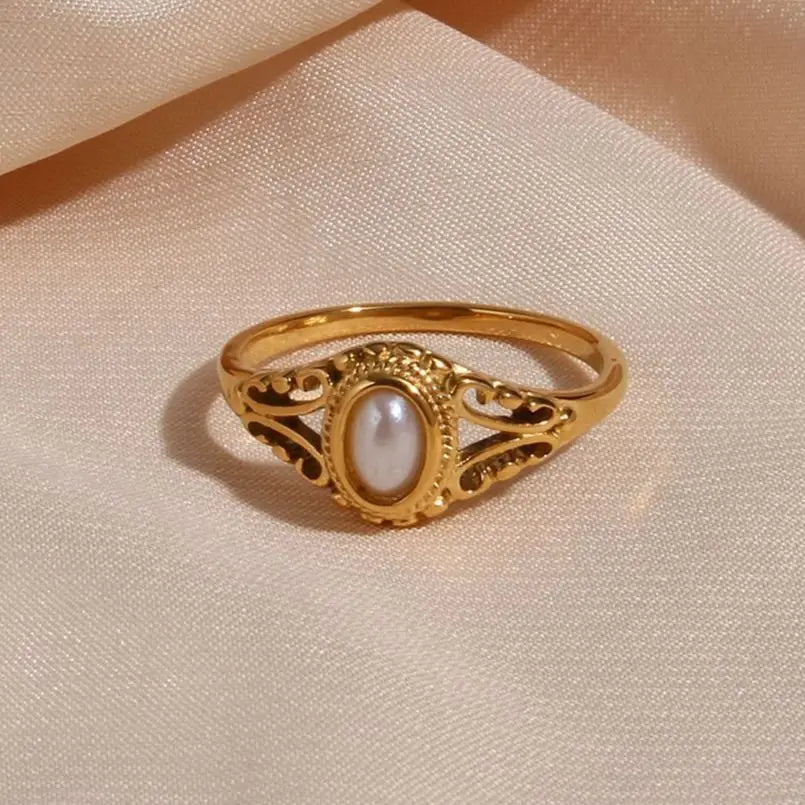 Thin 18K Gold Plated Hollow Texture Freshwater Pearl Ring