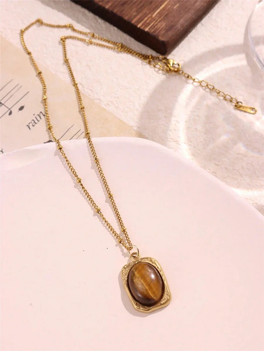 Gold Oval Flower Pendant Necklace