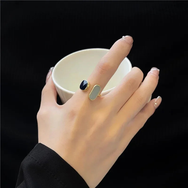 Simple Fan-Shaped Shell Pearl Zircon Ring – Fashionable Personalized Jewelry for Women