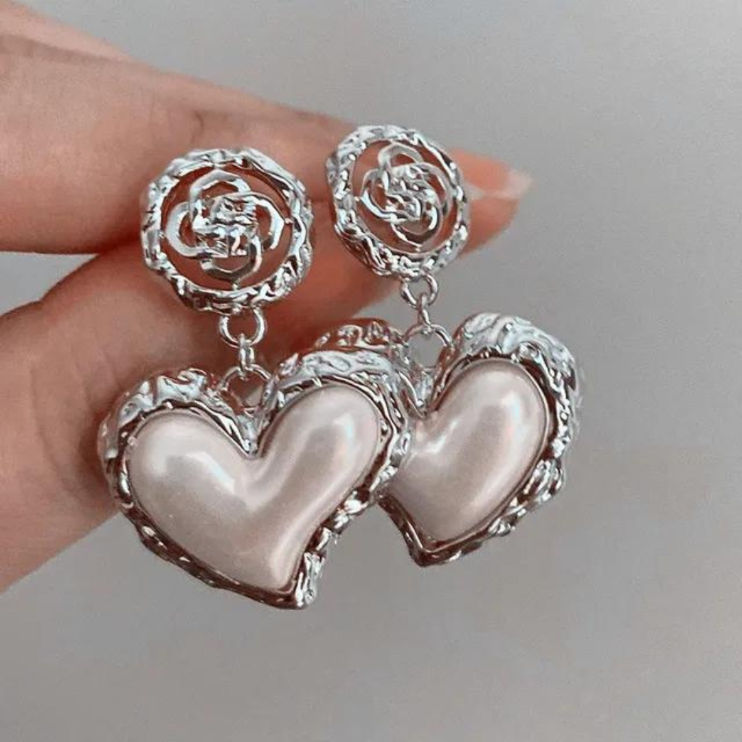 The New 2022 Flower Heart Earrings French Retro